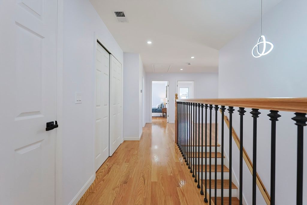 Interior, Pendant Lights, Recessed Lighting, Wood Texture Flooring