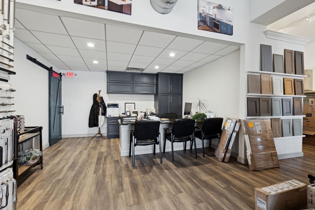 Dining room, Interior, Kitchen, Recessed Lighting, Wood Texture Flooring
