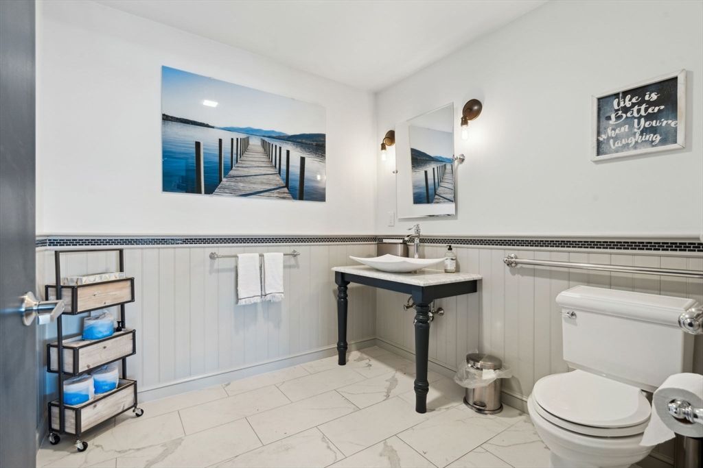 Bathroom, Interior, Marble, Recessed Lighting