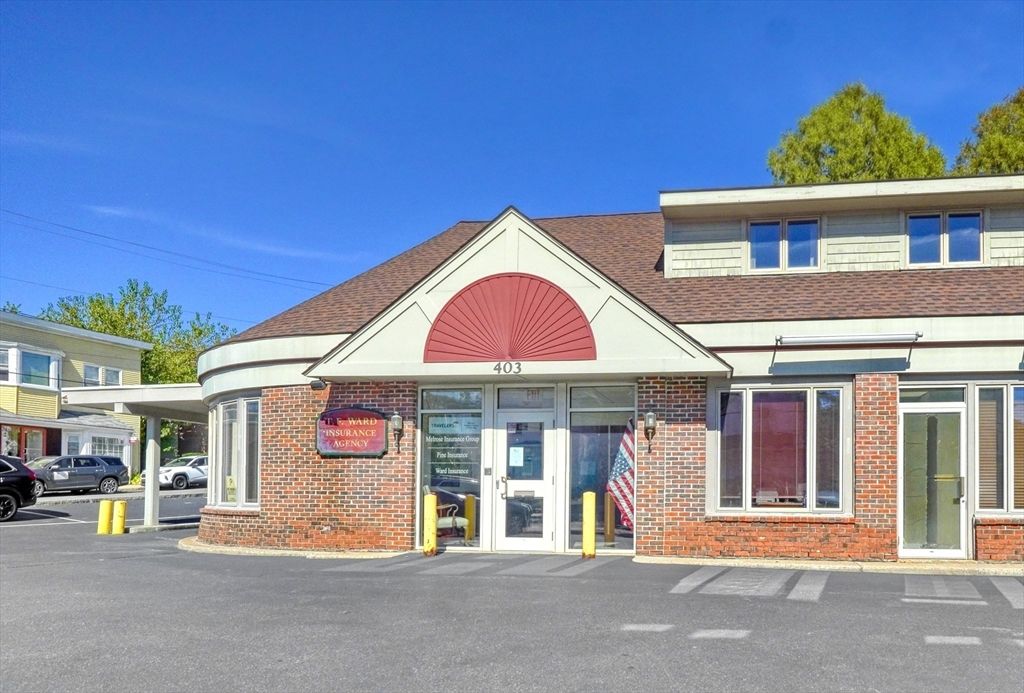 Exterior, Facade, Brick Facade, Cape Cod