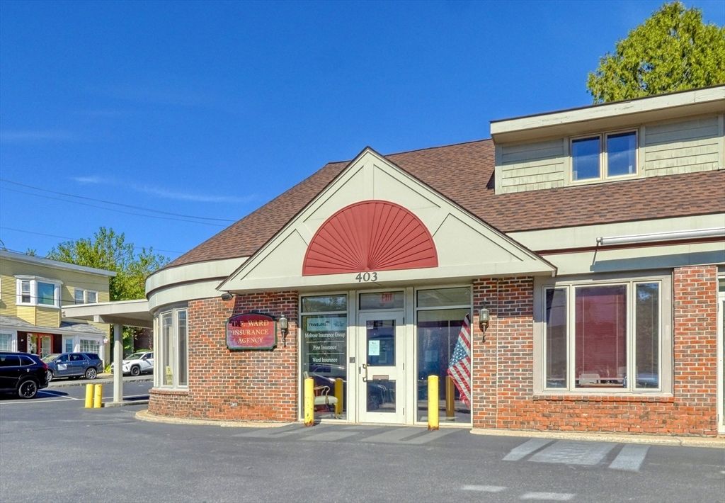 Exterior, Facade, Brick Facade, Cape Cod