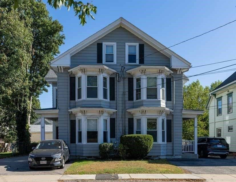 Exterior, Facade, Queen Anne Victorian