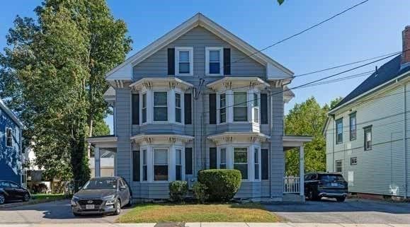 Exterior, Facade, Queen Anne Victorian