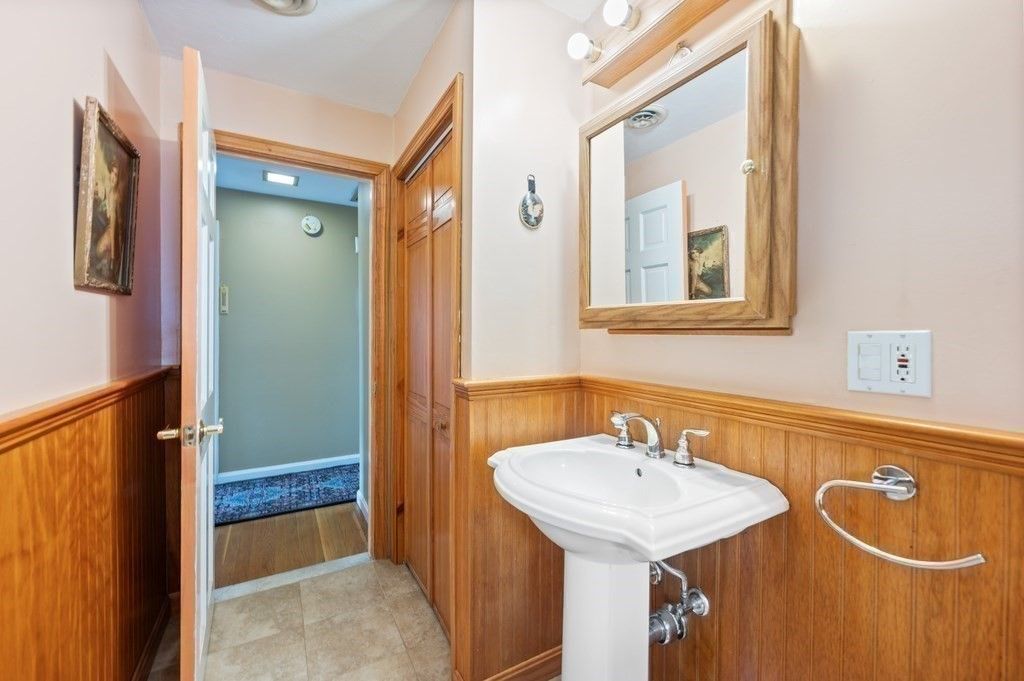 Bathroom, Interior, Recessed Lighting, Wood Texture Flooring