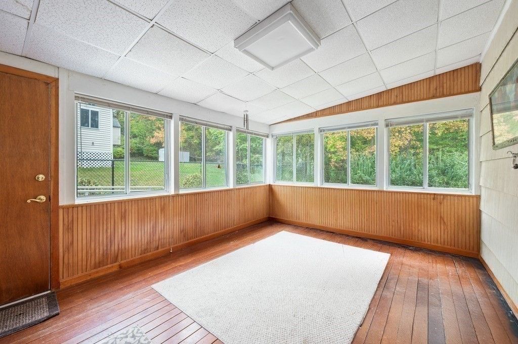 Interior, Sun Room, Wood Texture Flooring