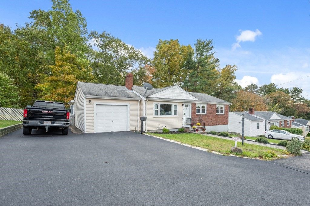 Attached, Exterior, Facade, Brick Facade, Cape Cod