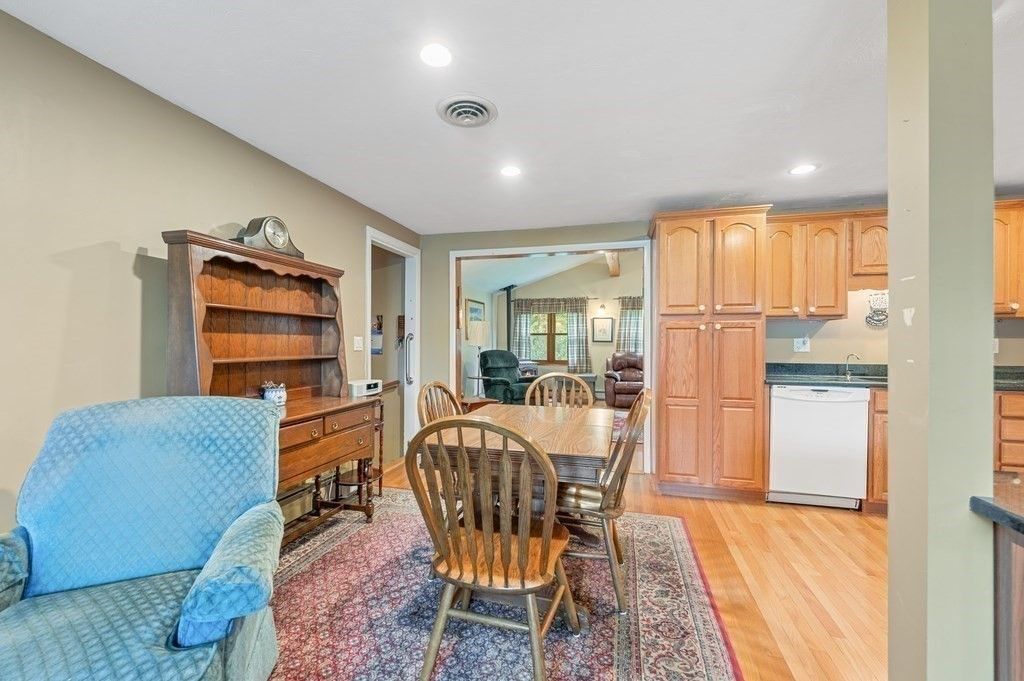 Dining room, Interior, Kitchen, Recessed Lighting, Wood Texture Flooring