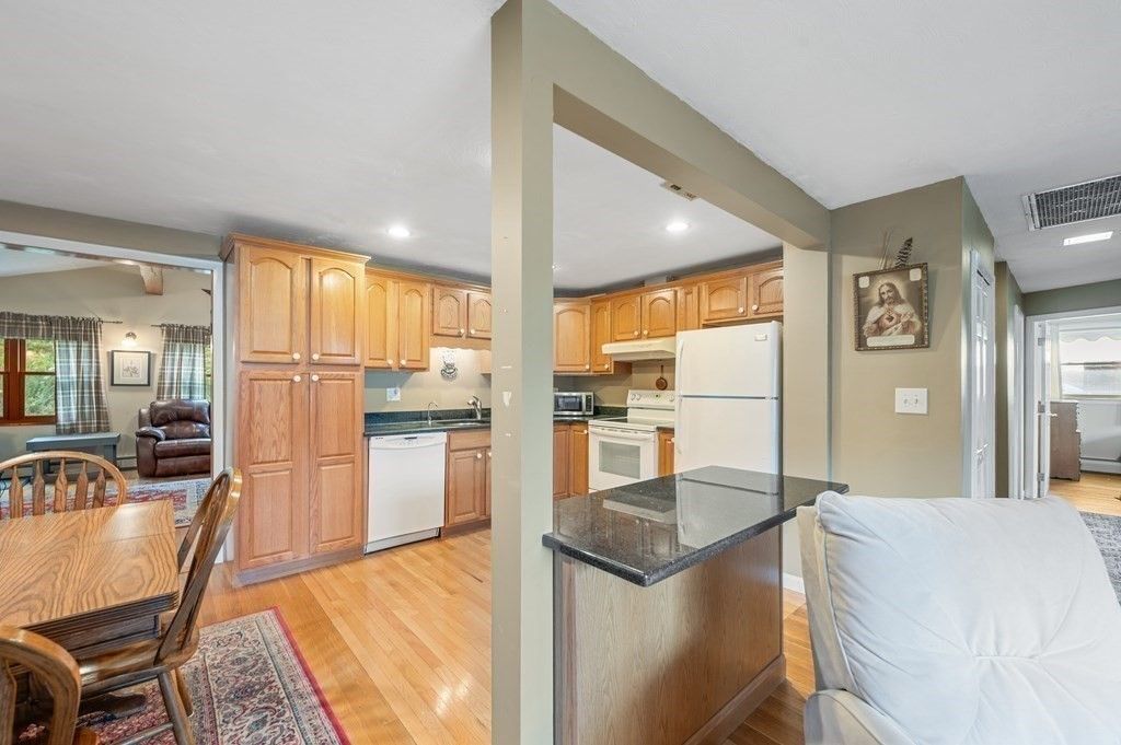 Dining room, Interior, Kitchen, Recessed Lighting, Wood Texture Flooring