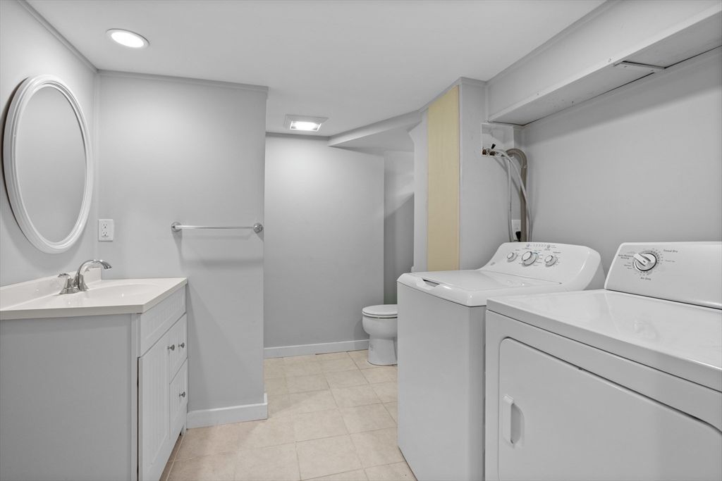 Bathroom, Interior, Recessed Lighting, Washer