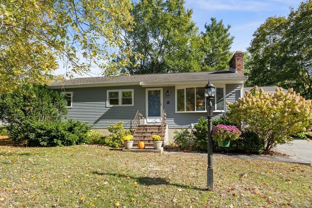 Backyard, Exterior, Facade, Cape Cod