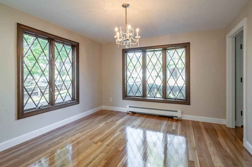 Chandelier, Empty room, Interior, Wood Texture Flooring