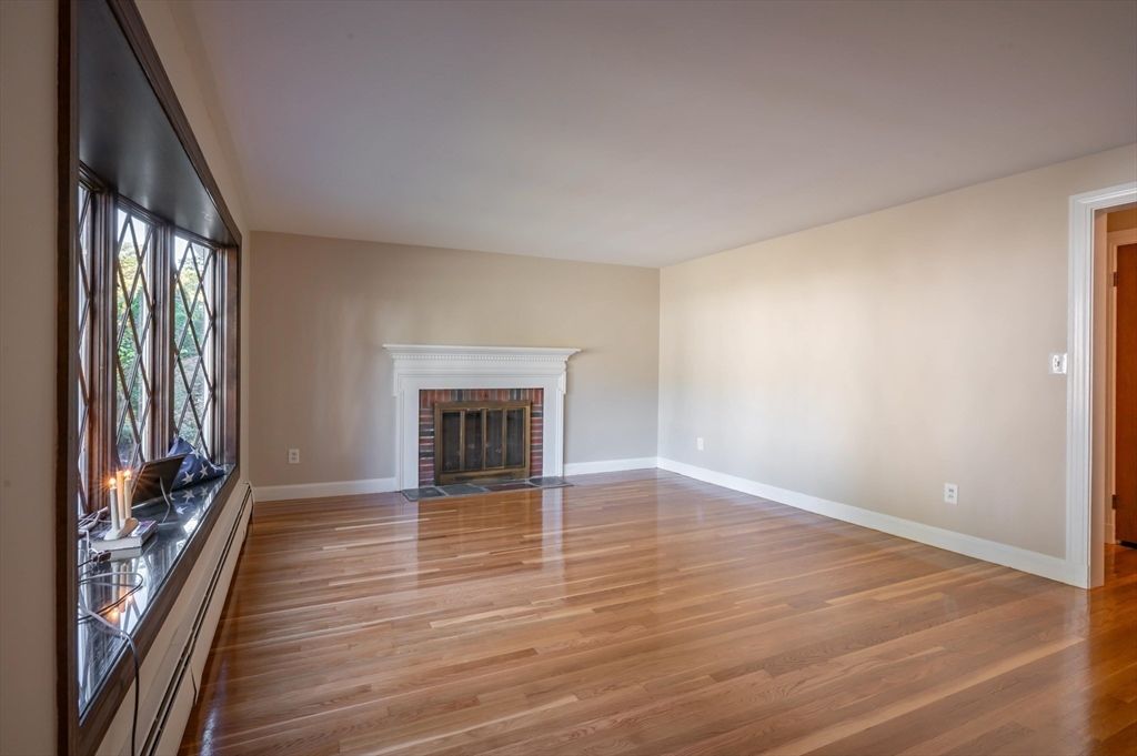 Empty room, Fireplace, Interior, Wood Texture Flooring