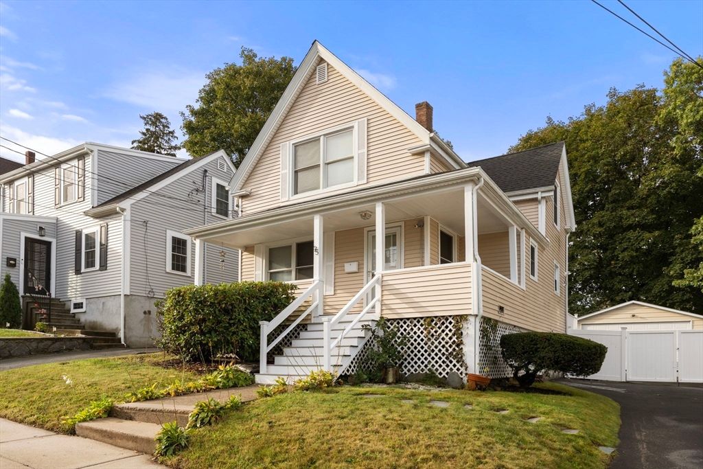Exterior, Facade, Farmhouse