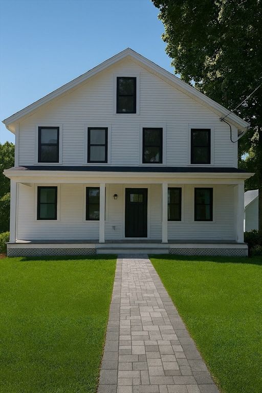 Exterior, Facade, Farmhouse