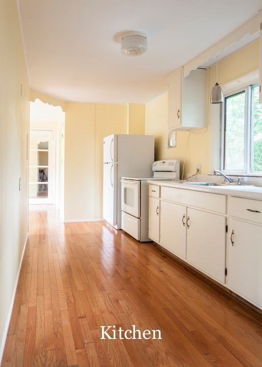 Interior, Kitchen, Pendant Lights, Washer, Wood Texture Flooring