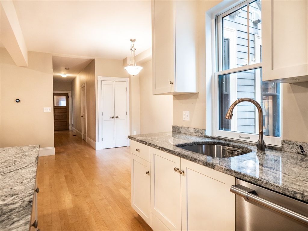 Interior, Kitchen, Pendant Lights, Wood Texture Flooring