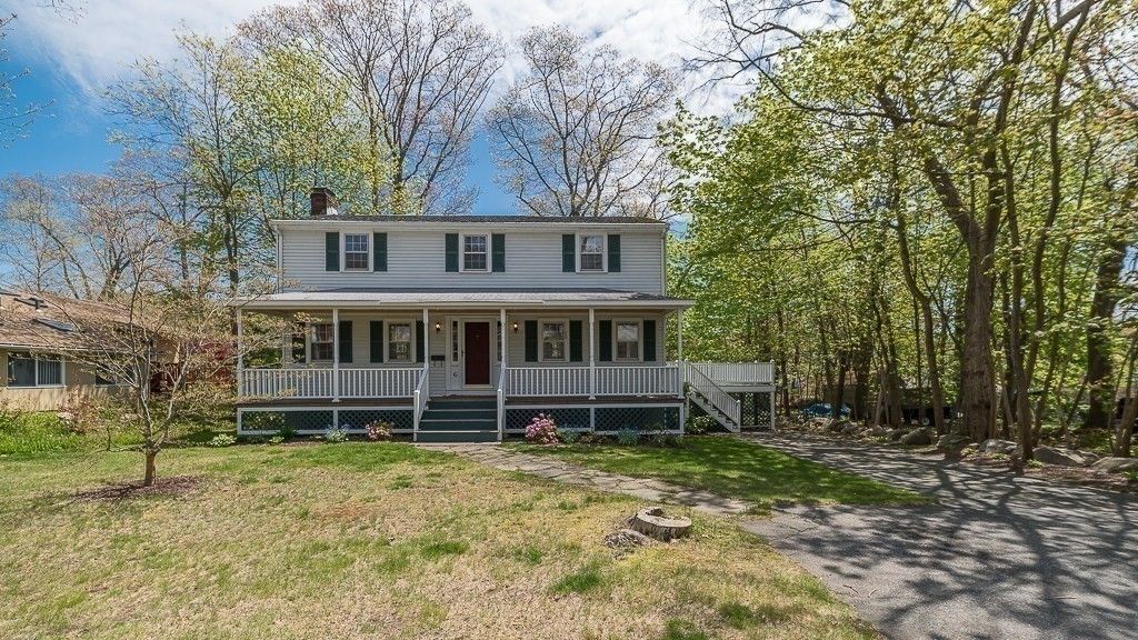 Backyard, Exterior, Facade, American Foursquare