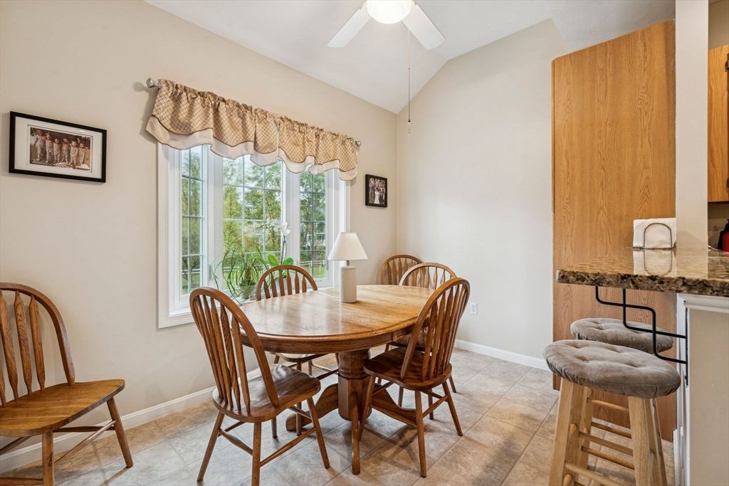 Dining room, Interior