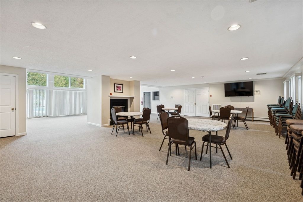 Dining room, Fireplace, Interior, Recessed Lighting