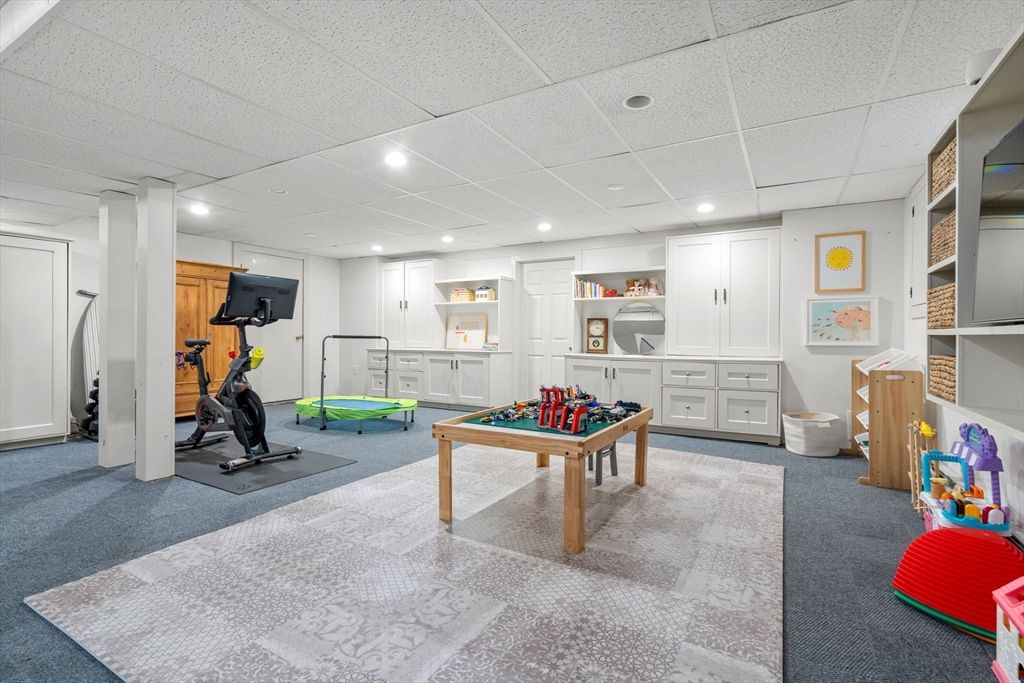 Fitness Equipment, Game Room, Interior, Recessed Lighting