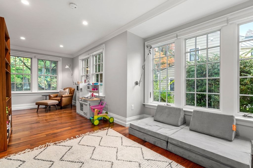 Interior, Recessed Lighting, Wood Texture Flooring