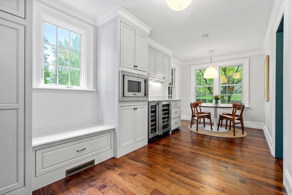 Dining room, Interior, Kitchen, Pendant Lights, Wood Texture Flooring