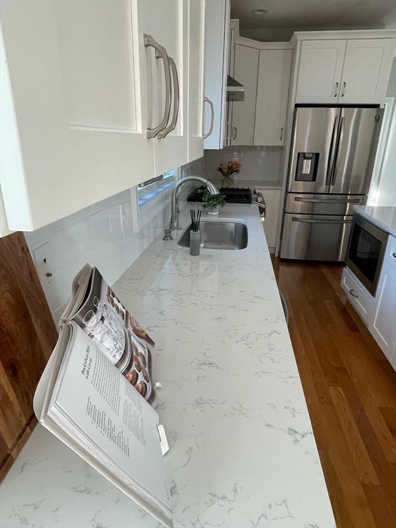 Interior, Kitchen, Stainless Steel Appliances, Wood Texture Flooring