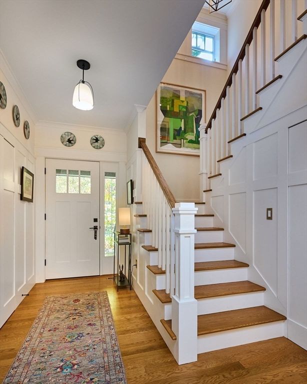 Interior, Pendant Lights, Wood Texture Flooring