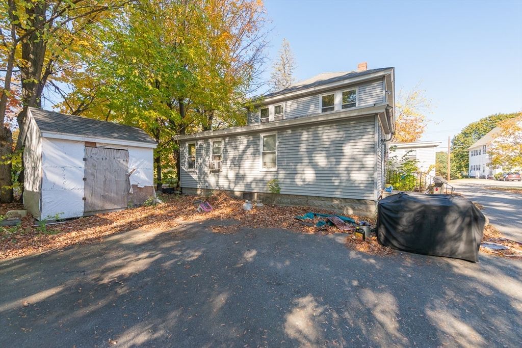 Detached Garage, Exterior