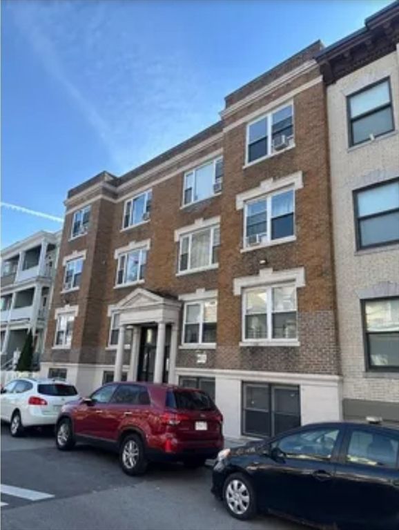 Exterior, Facade, Brick Facade, Rowhouse