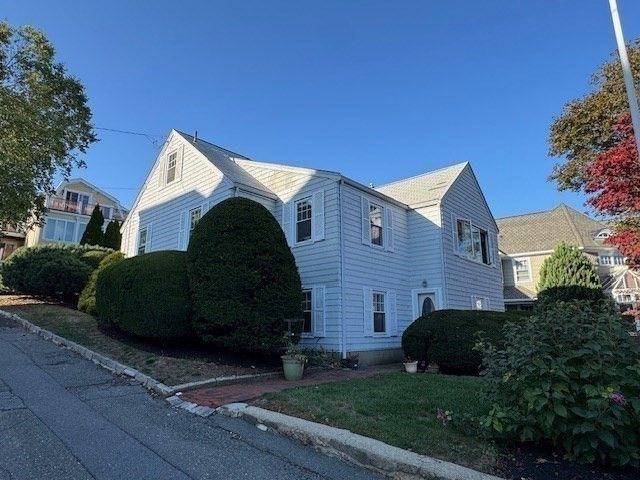 Exterior, Facade, Queen Anne Victorian