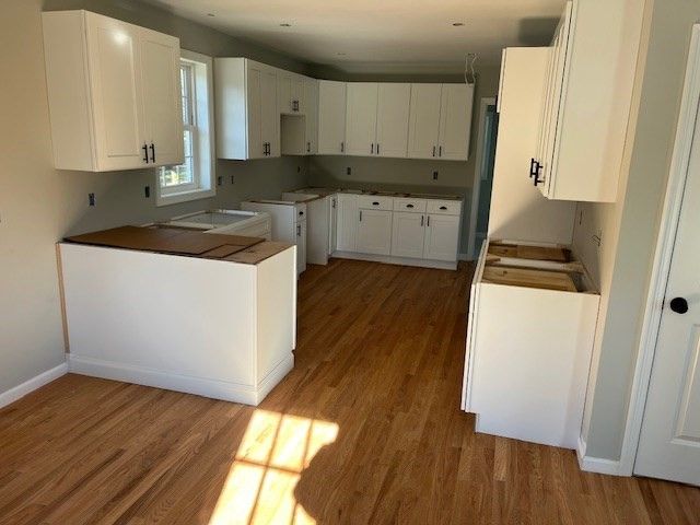 Interior, Kitchen, Recessed Lighting, Wood Texture Flooring