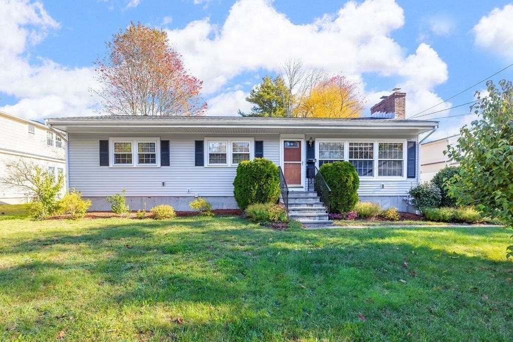 Exterior, Facade, Cape Cod