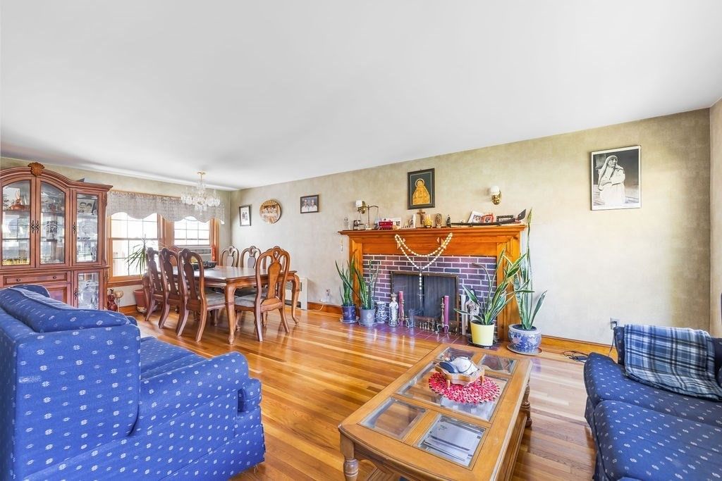 Chandelier, Dining room, Fireplace, Interior, Wood Texture Flooring