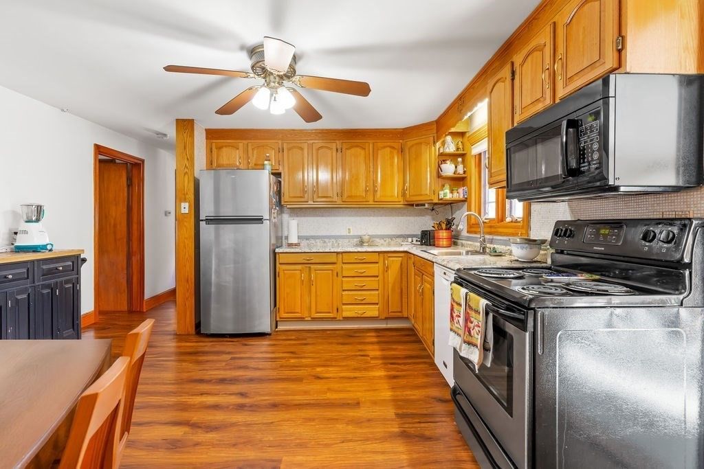 Interior, Kitchen, Wood Texture Flooring