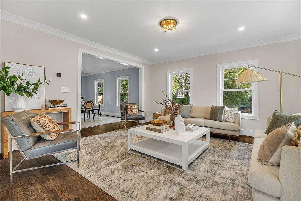 Interior, Living room, Recessed Lighting, Wood Texture Flooring