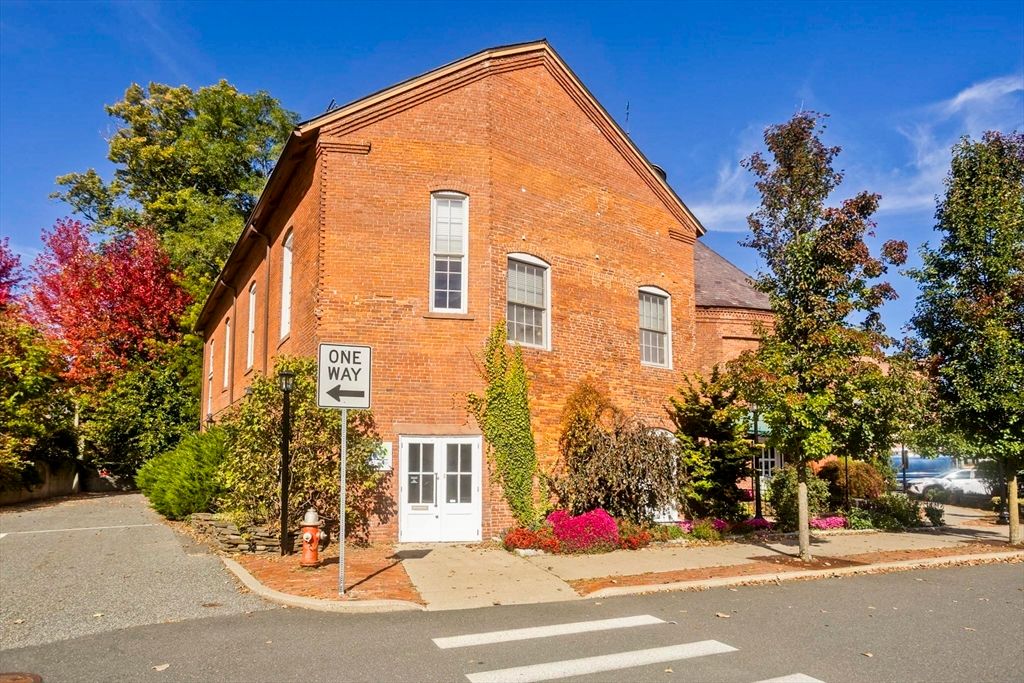 Exterior, Facade, Brick Facade, Brick Traditional