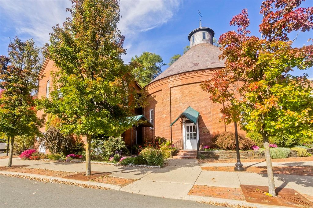 Exterior, Facade, Brick Facade, French Provincial