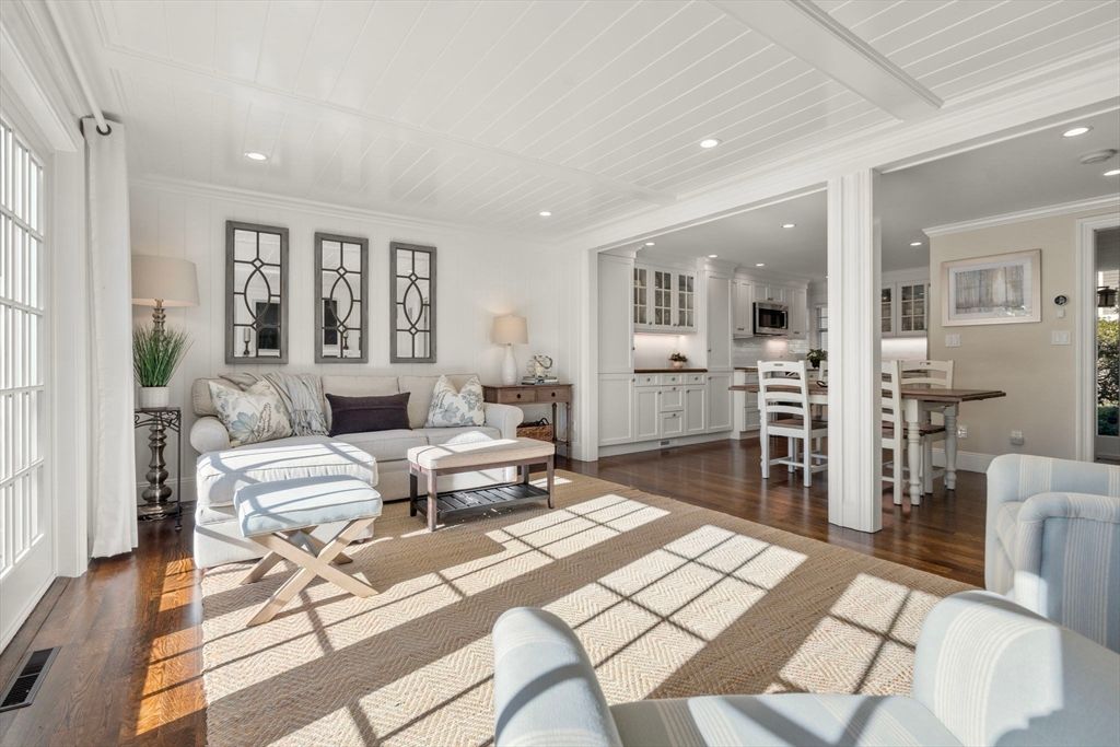 Dining room, Interior, Kitchen, Living room, Recessed Lighting, Wood Texture Flooring