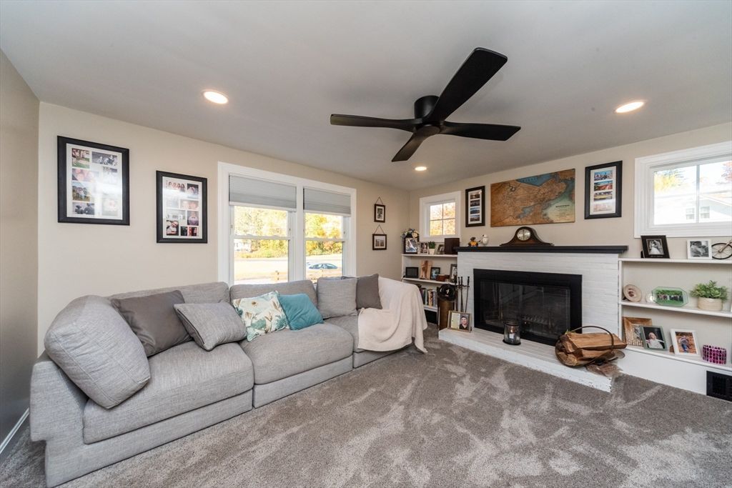 Fireplace, Interior, Living room, Recessed Lighting