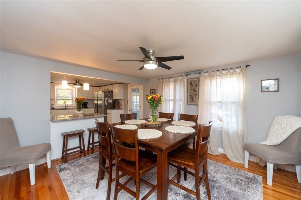 Dining room, Interior, Kitchen, Pendant Lights, Wood Texture Flooring