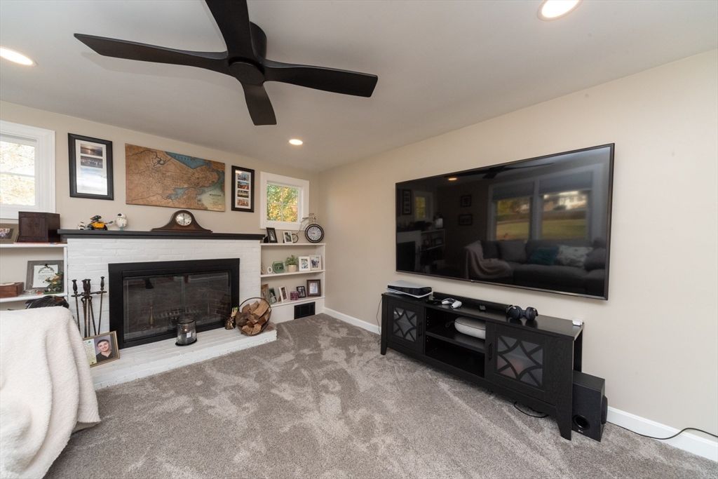 Fireplace, Interior, Recessed Lighting