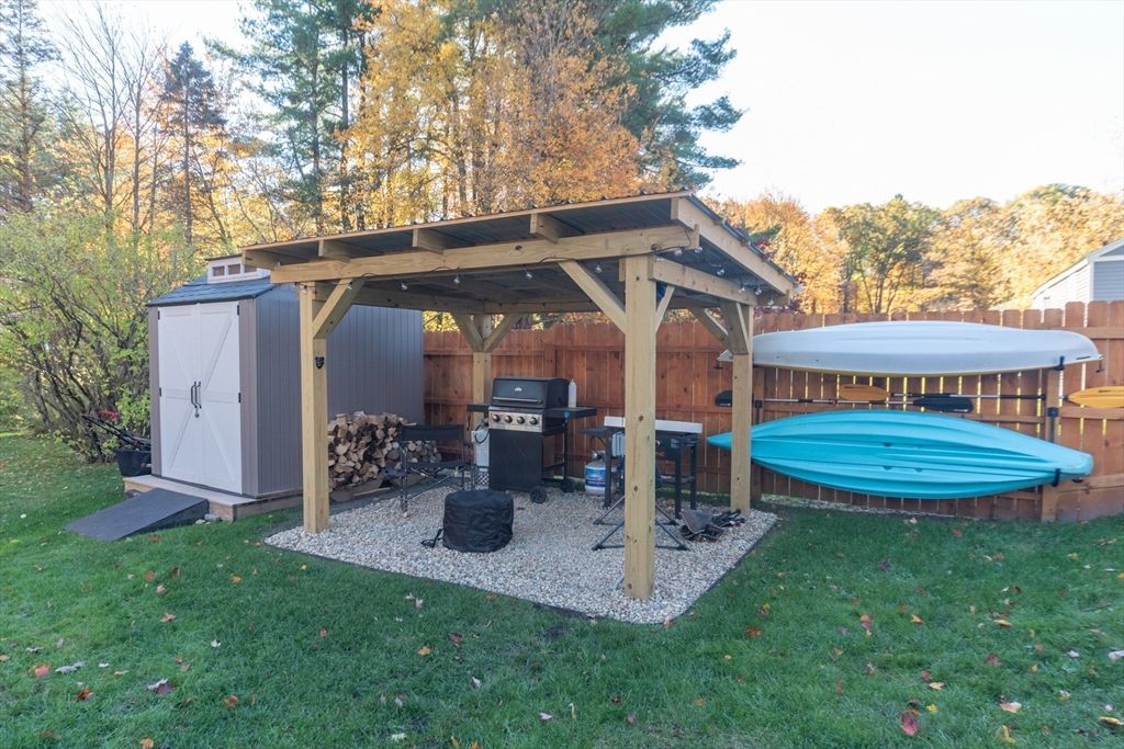 Backyard, Exterior, Hot Tub