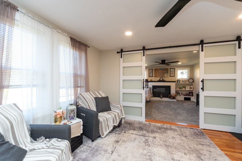 Fireplace, Interior, Recessed Lighting