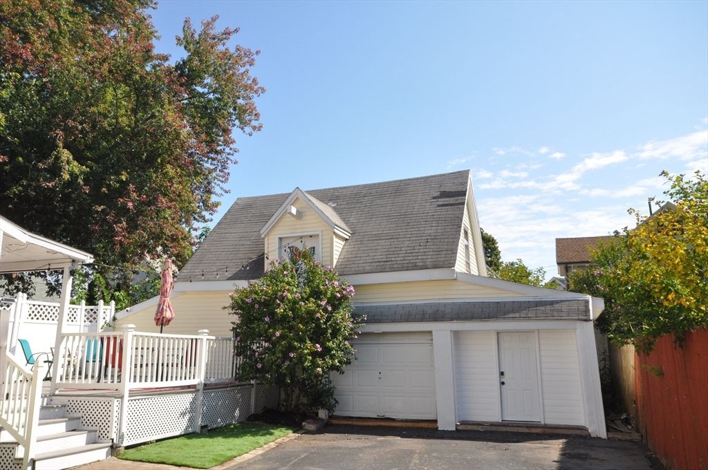 Attached, Exterior, Facade, A Frame