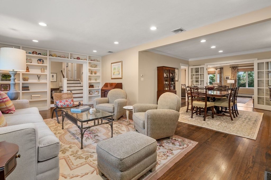 Dining room, Interior, Living room, Recessed Lighting, Wood Texture Flooring
