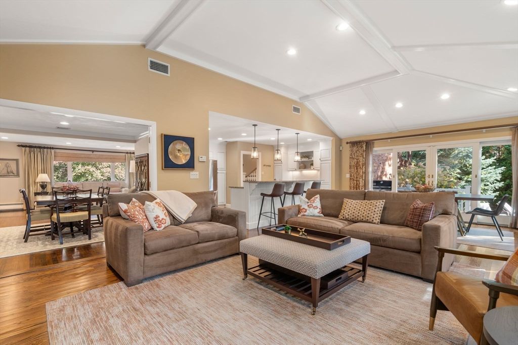 Dining room, Interior, Kitchen, Living room, Pendant Lights, Recessed Lighting, Wood Texture Flooring