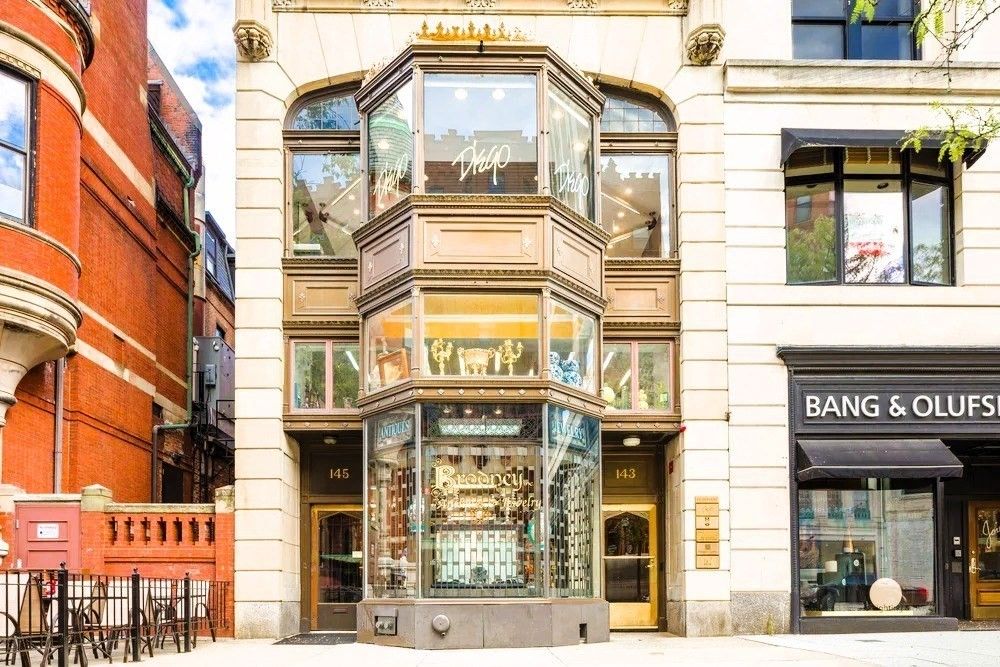 Exterior, Facade, Brownstone