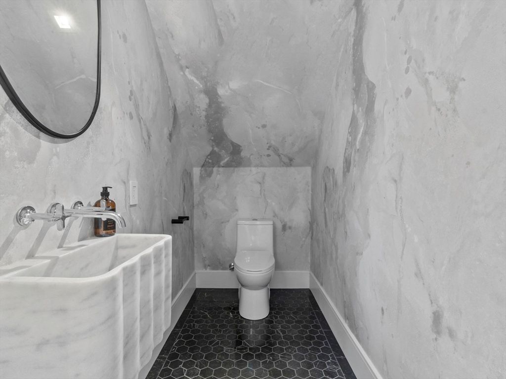 Bathroom, Interior, Marble Walls