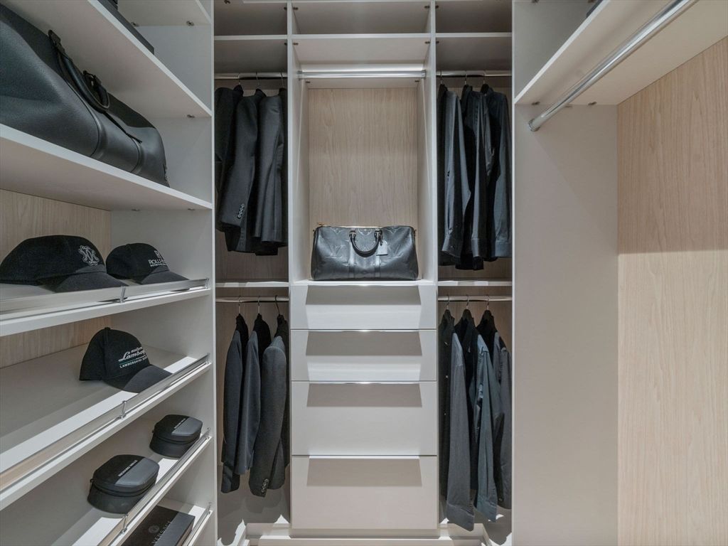 Interior, Walk-in Closets